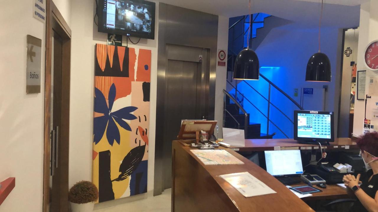 Hostal Albany Leon Ngoại thất bức ảnh