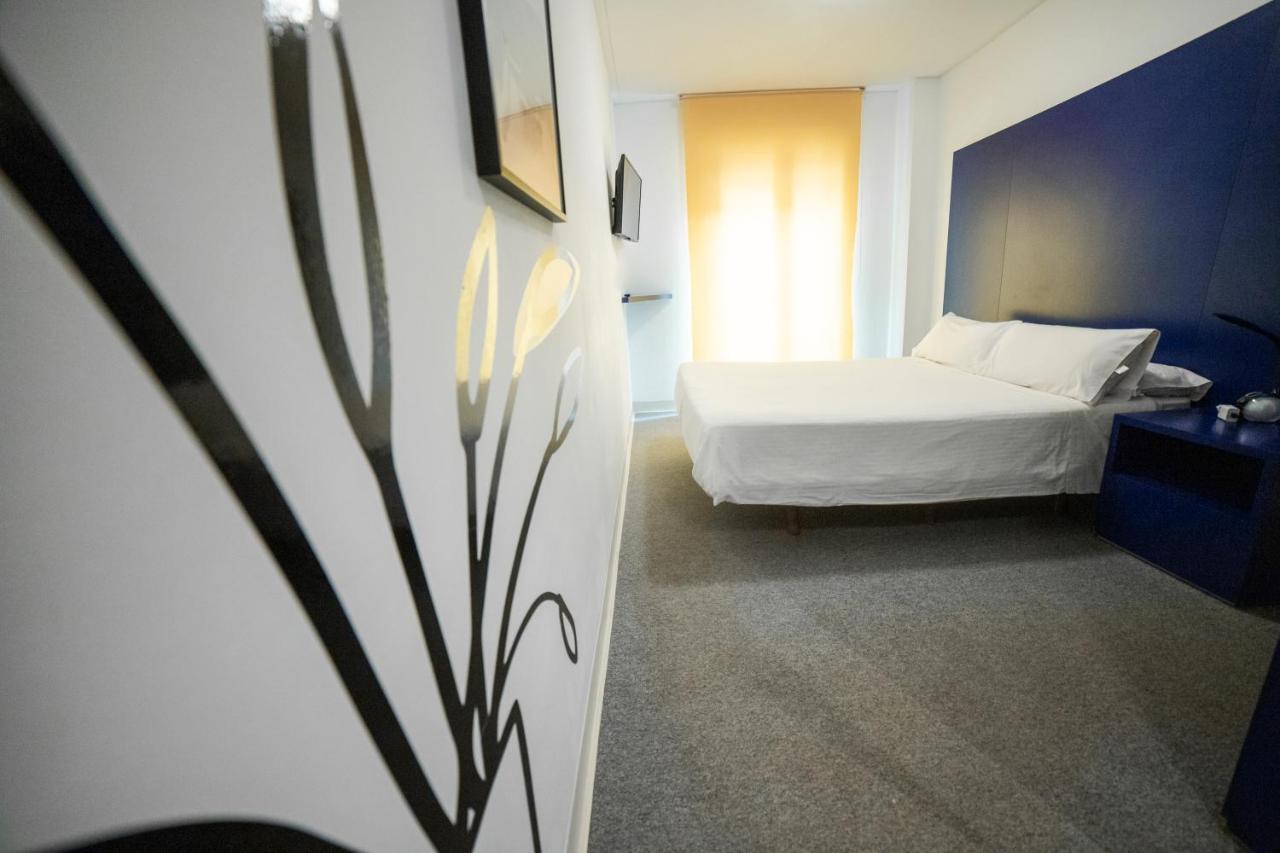 Hostal Albany Leon Ngoại thất bức ảnh