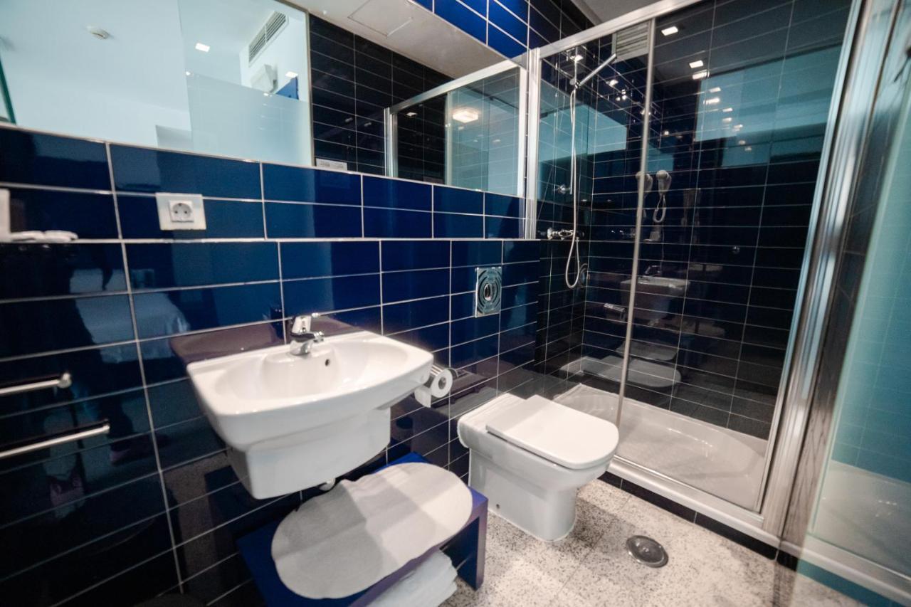 Hostal Albany Leon Ngoại thất bức ảnh
