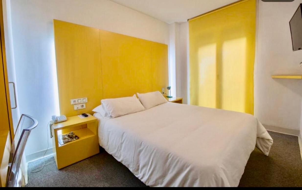 Hostal Albany Leon Ngoại thất bức ảnh